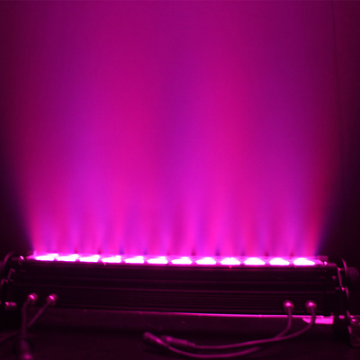 Profesyonel Dışarıdaki IP65 Su geçirmez 12 * 3W RGB 3 In 1 LED Duvar Yıkama Işığı