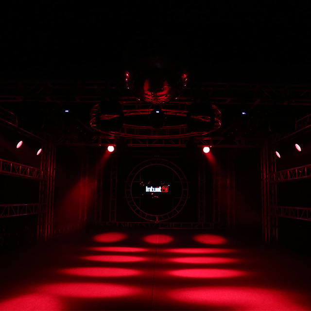 IP65 Su geçirmez DMX DJ Disco19*10W RGBW 4IN1 Dışarıda Led Par Can Sahne Işıkları